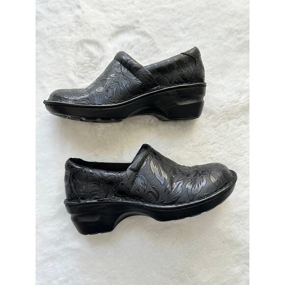 BOC Born Concept Peggy Black Floral Tooled Slip On Clog Womens Y2K 90s Size 8 - Picture 3 of 6